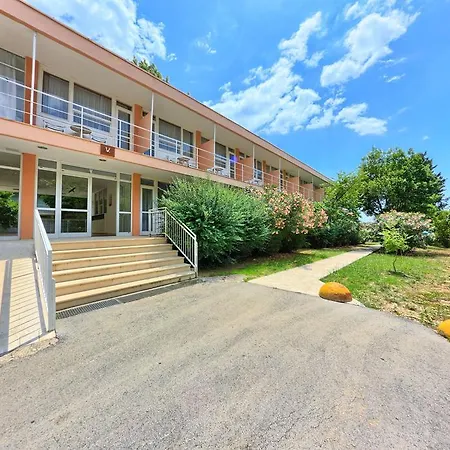 Resnik 2* Kaštel Štafilić