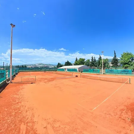 Szálloda Resnik 2*